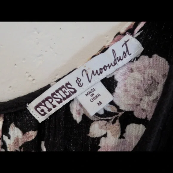 Gypsies & Moondust Cold Shoulder Top Size M - Picture 2 of 8